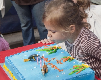 Santa Monica Pier Aquarium Birthday Party Girl Cake